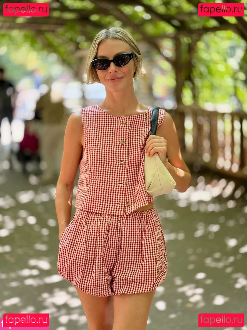 Julianne Hough Onlyfans Photo Gallery 