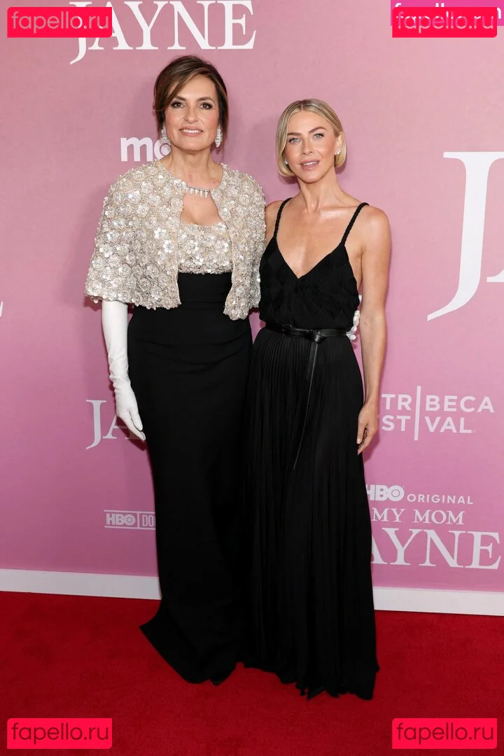 Julianne Hough Onlyfans Photo Gallery 