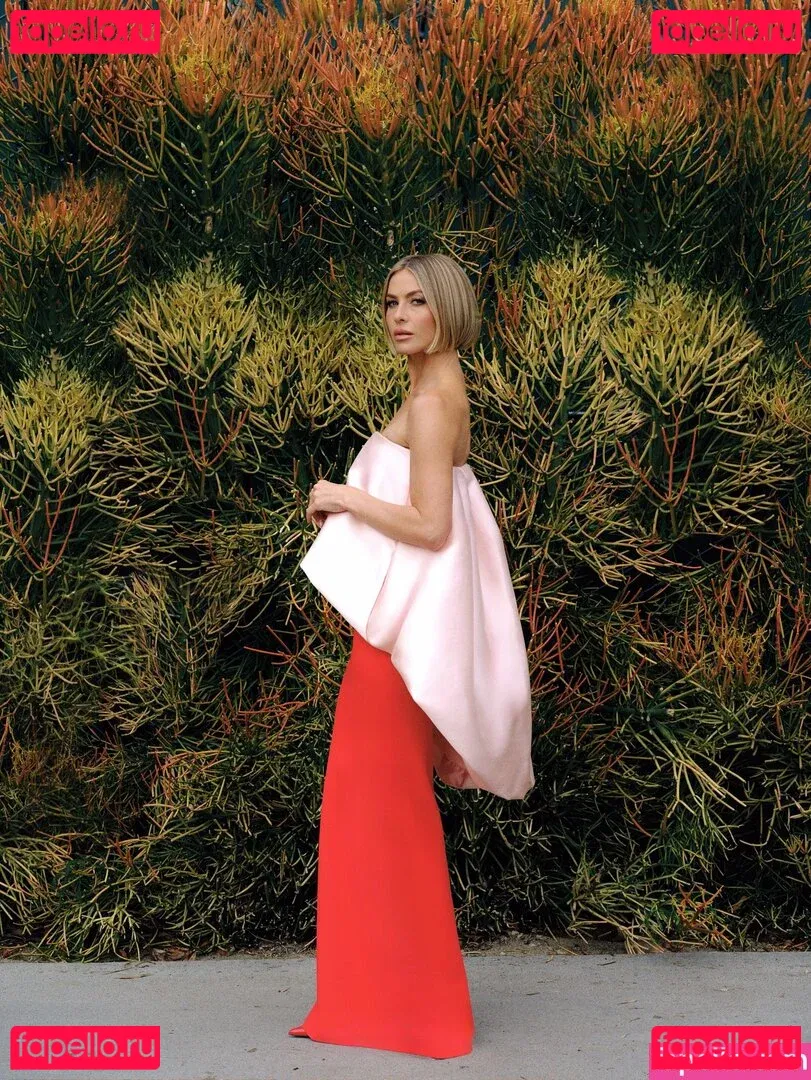 Julianne Hough Onlyfans Photo Gallery 