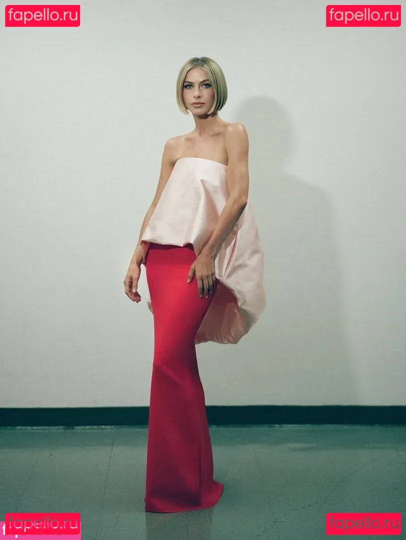 Julianne Hough Onlyfans Photo Gallery 