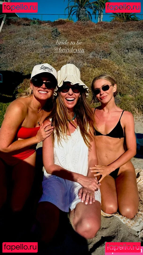 Julianne Hough Onlyfans Photo Gallery 