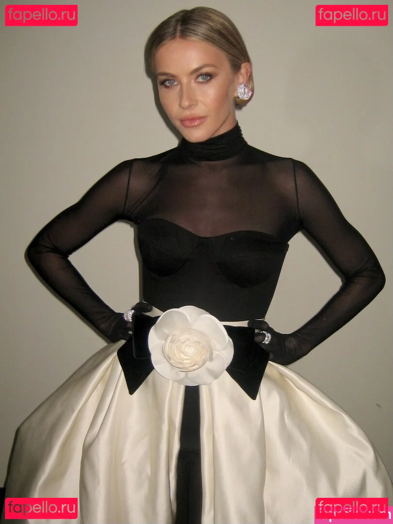 Julianne Hough Onlyfans Photo Gallery 