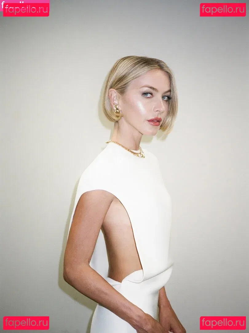 Julianne Hough Onlyfans Photo Gallery 