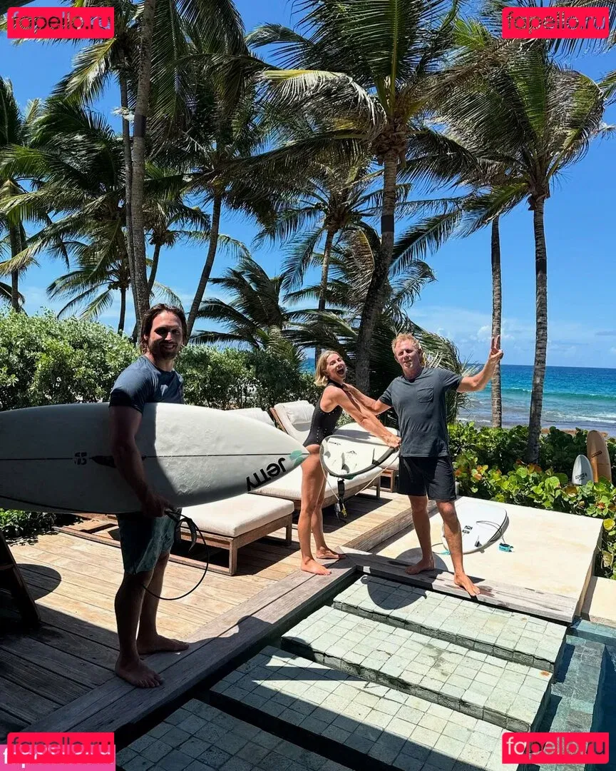 Julianne Hough Onlyfans Photo Gallery 