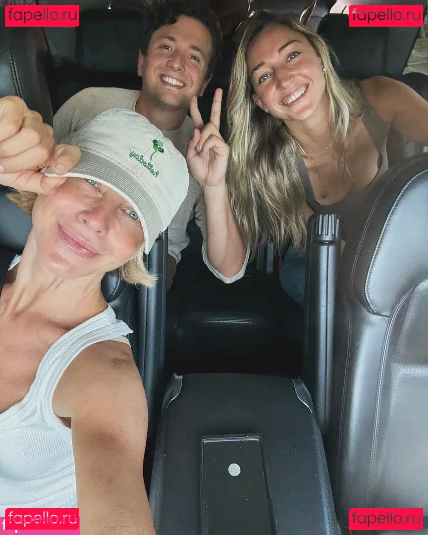 Julianne Hough Onlyfans Photo Gallery 