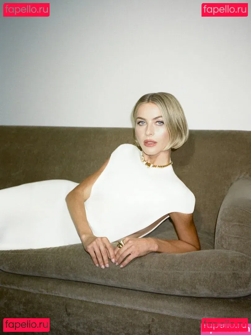 Julianne Hough Onlyfans Photo Gallery 