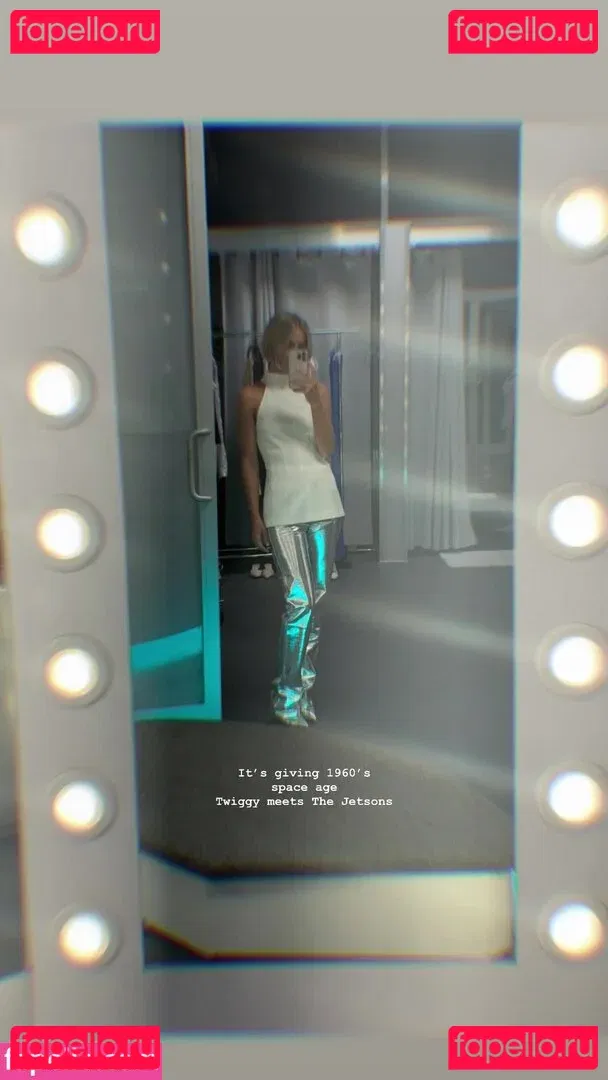 Julianne Hough Onlyfans Photo Gallery 