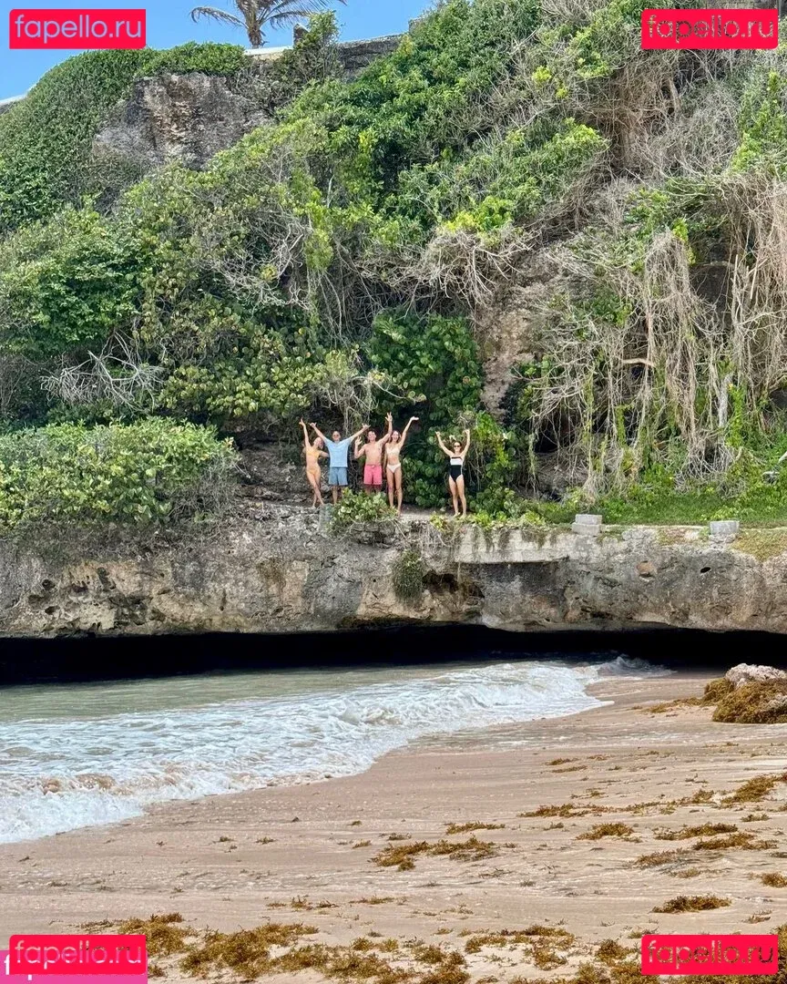 Julianne Hough Onlyfans Photo Gallery 