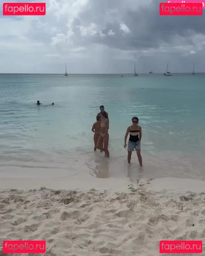 Julianne Hough Onlyfans Photo Gallery 