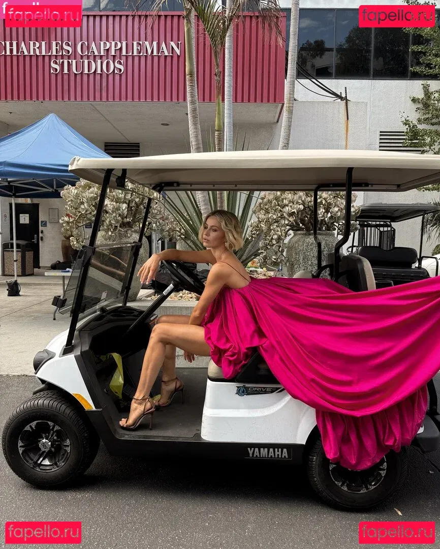 Julianne Hough Onlyfans Photo Gallery 