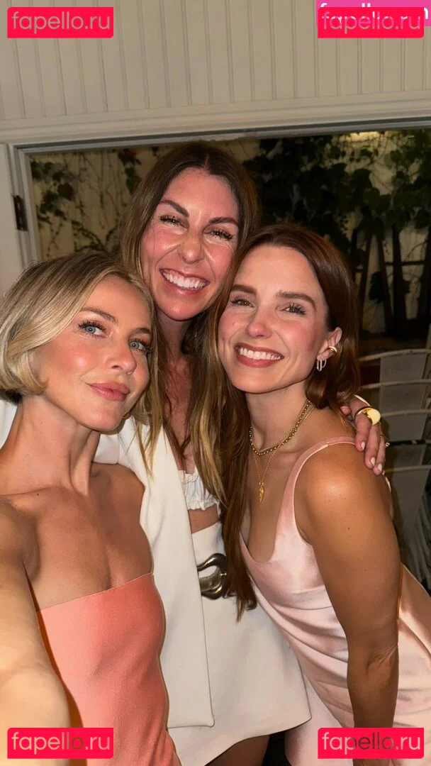 Julianne Hough Onlyfans Photo Gallery 