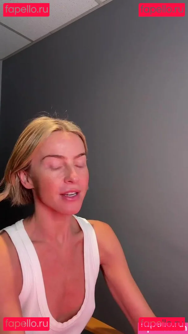 Julianne Hough Onlyfans Photo Gallery 