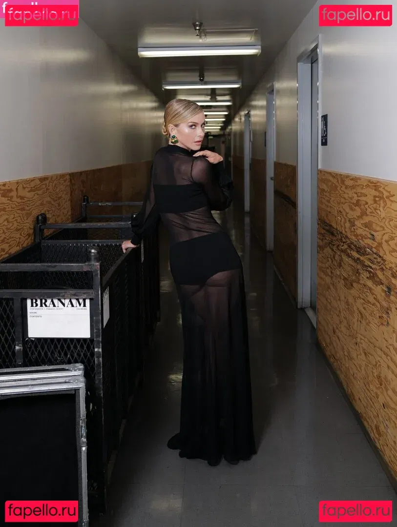 Julianne Hough Onlyfans Photo Gallery 