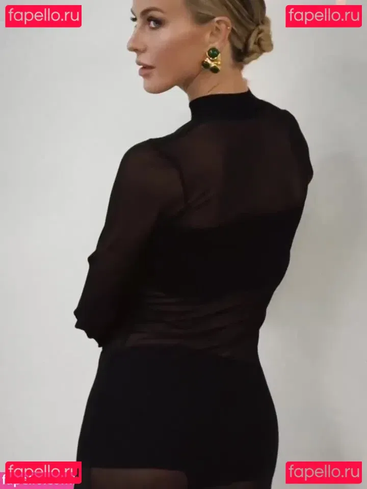 Julianne Hough Onlyfans Photo Gallery 