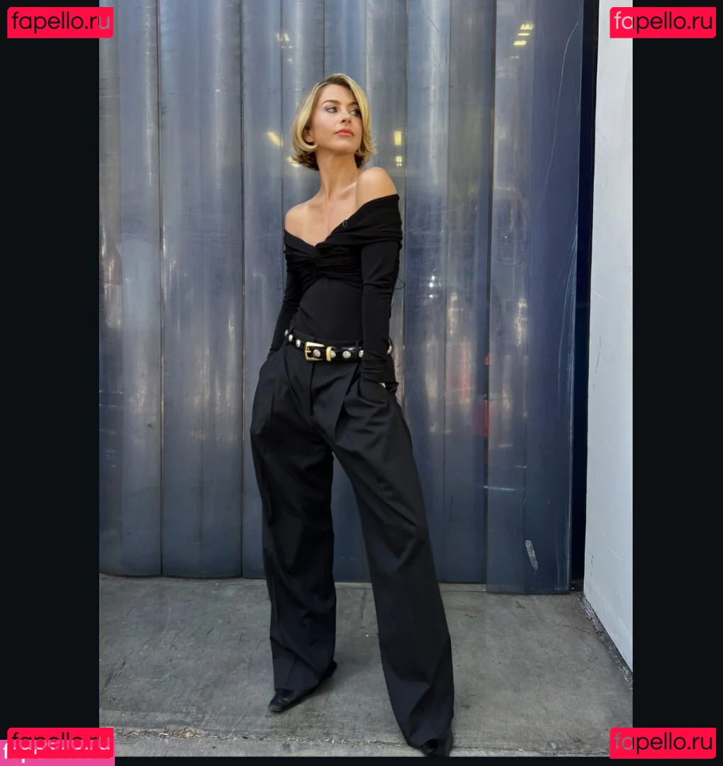 Julianne Hough Onlyfans Photo Gallery 