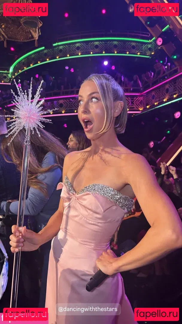 Julianne Hough Onlyfans Photo Gallery 