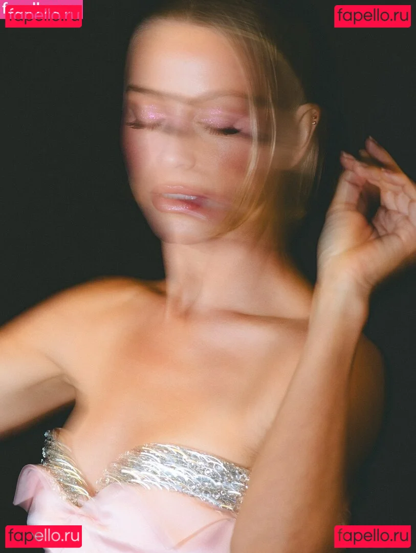 Julianne Hough Onlyfans Photo Gallery 