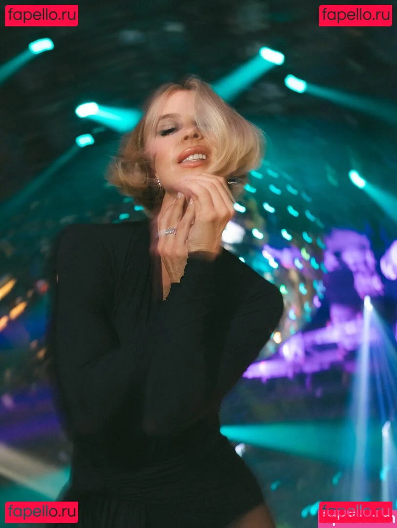 Julianne Hough Onlyfans Photo Gallery 