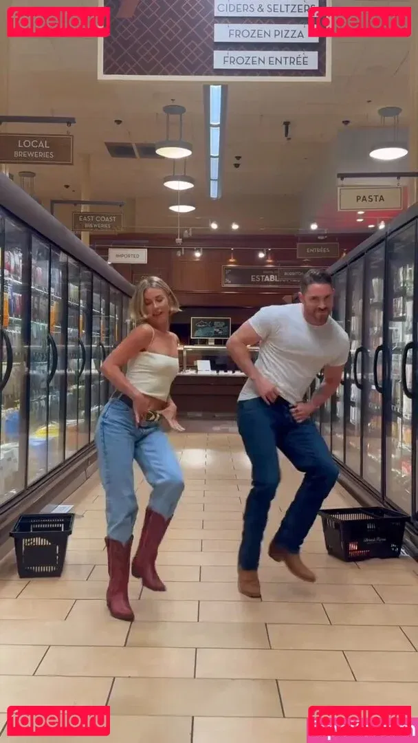 Julianne Hough Onlyfans Photo Gallery 