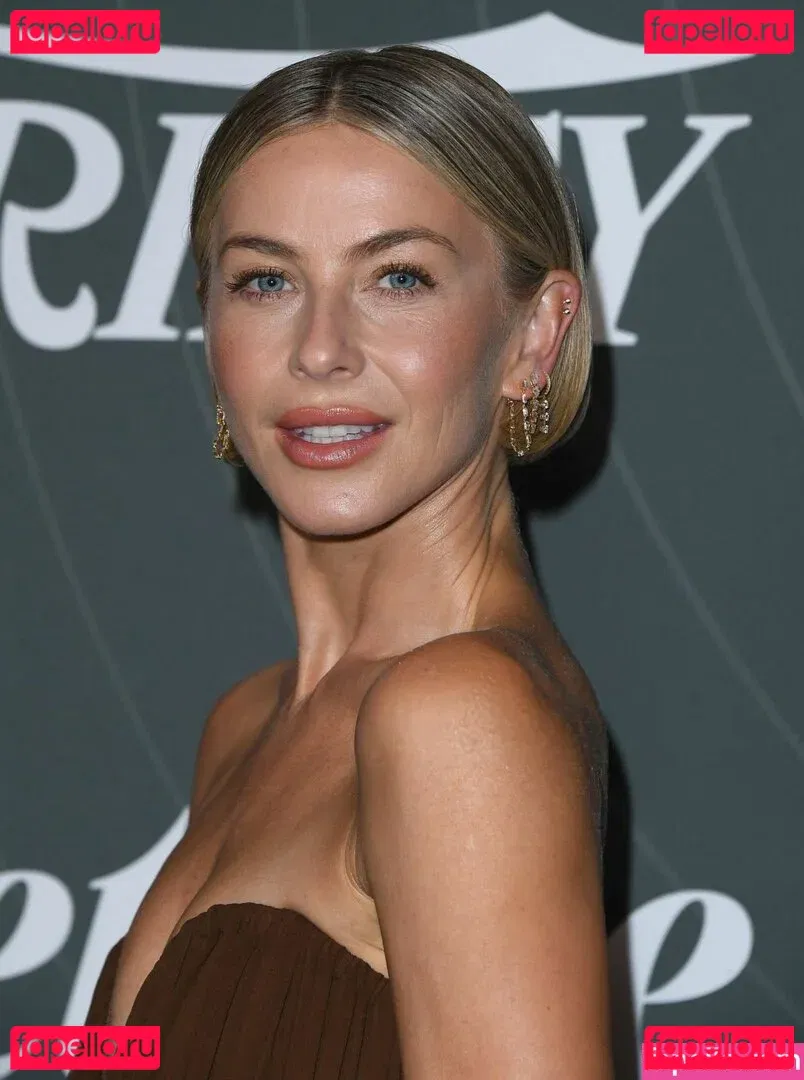 Julianne Hough Onlyfans Photo Gallery 