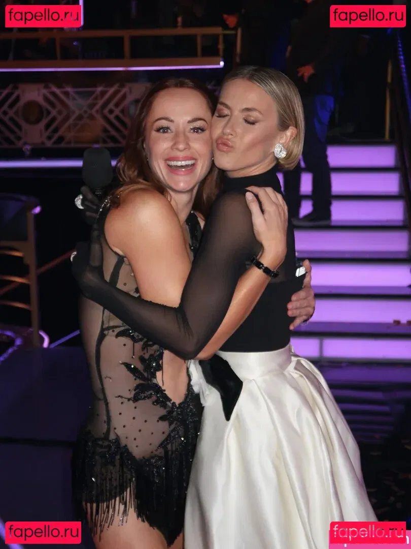 Julianne Hough Onlyfans Photo Gallery 