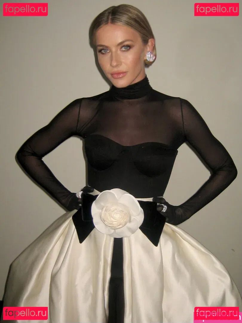 Julianne Hough Onlyfans Photo Gallery 