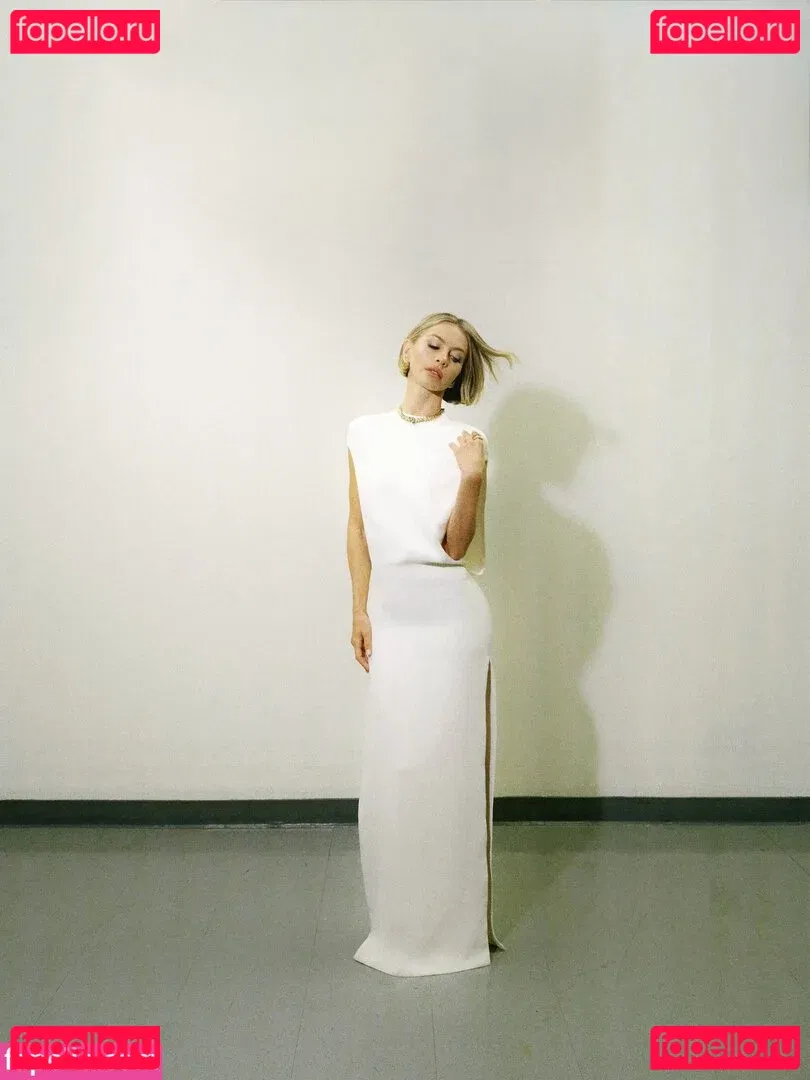 Julianne Hough Onlyfans Photo Gallery 