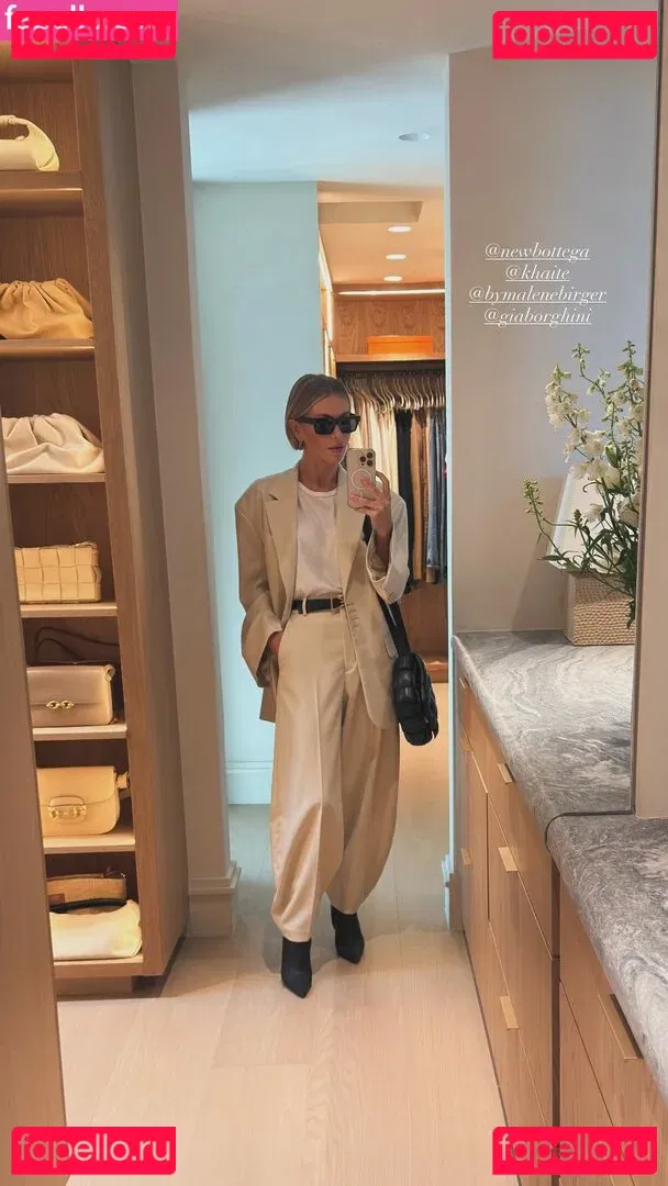 Julianne Hough Onlyfans Photo Gallery 