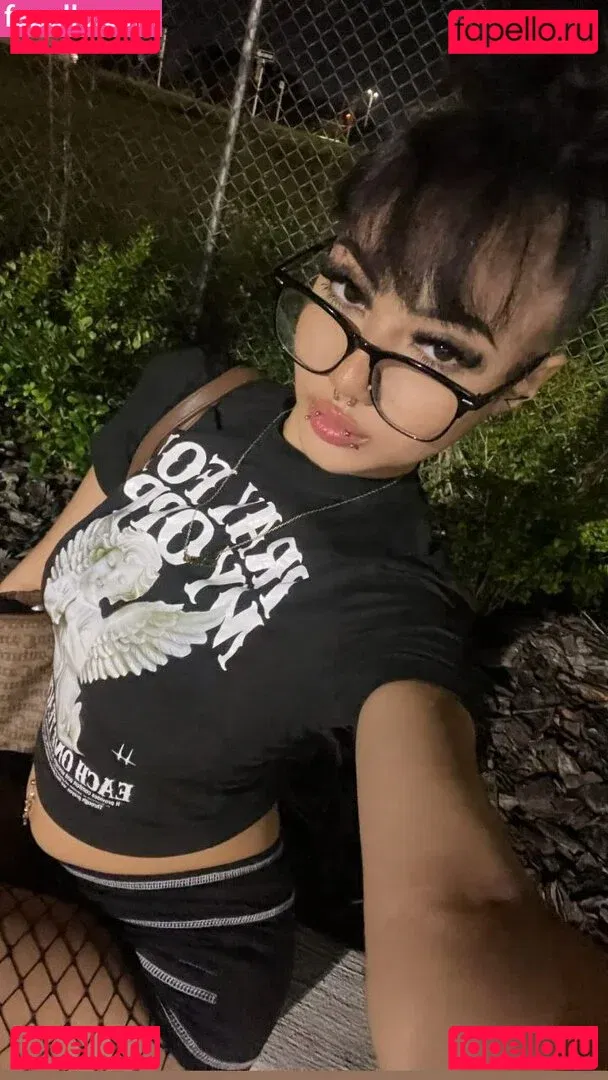 XOXO-Mercyy Onlyfans Photo Gallery 