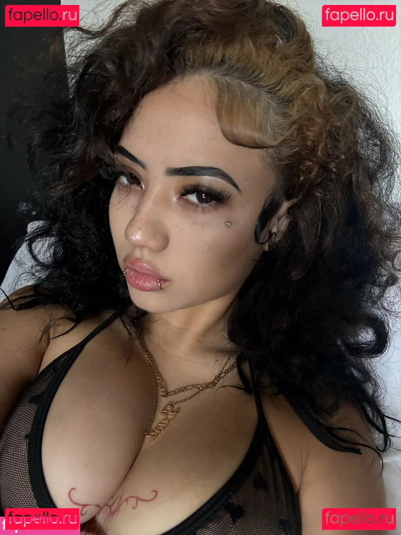 XOXO-Mercyy Onlyfans Photo Gallery 