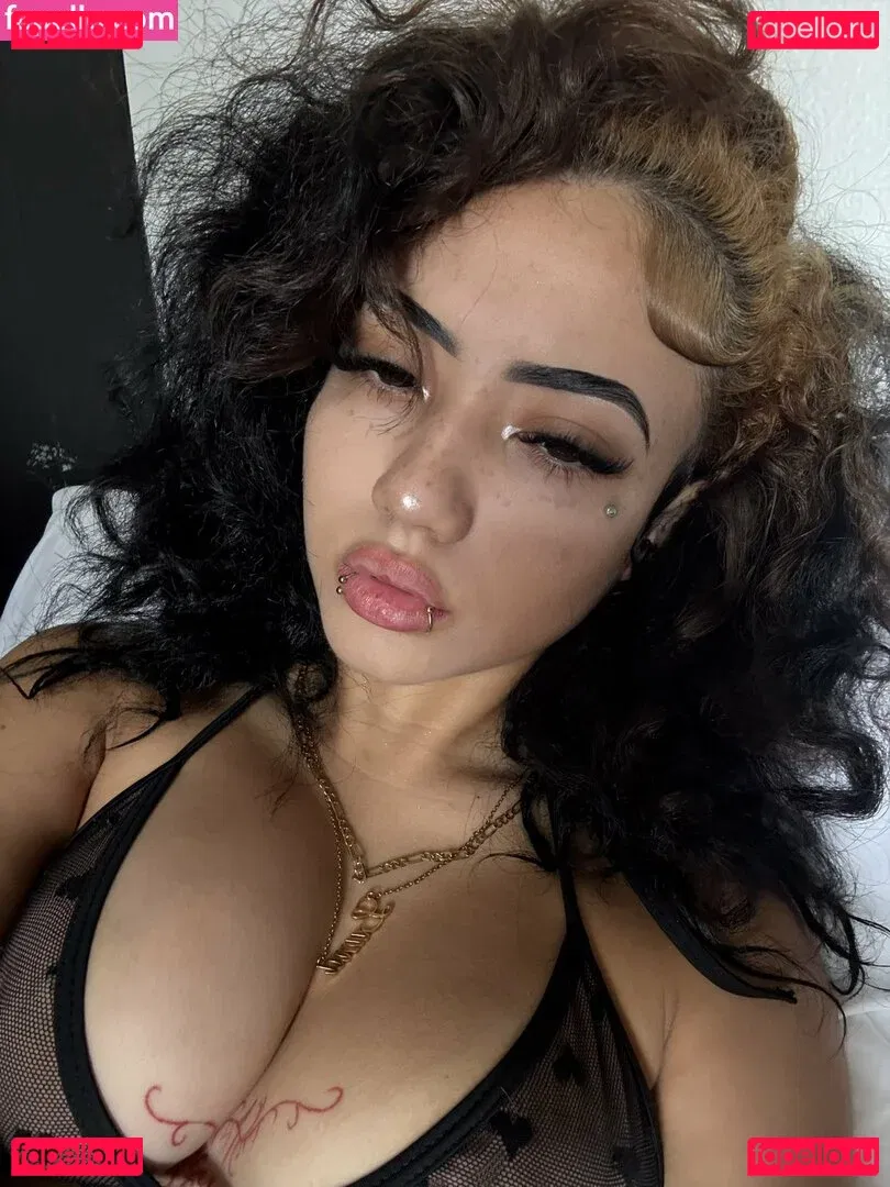 XOXO-Mercyy Onlyfans Photo Gallery 