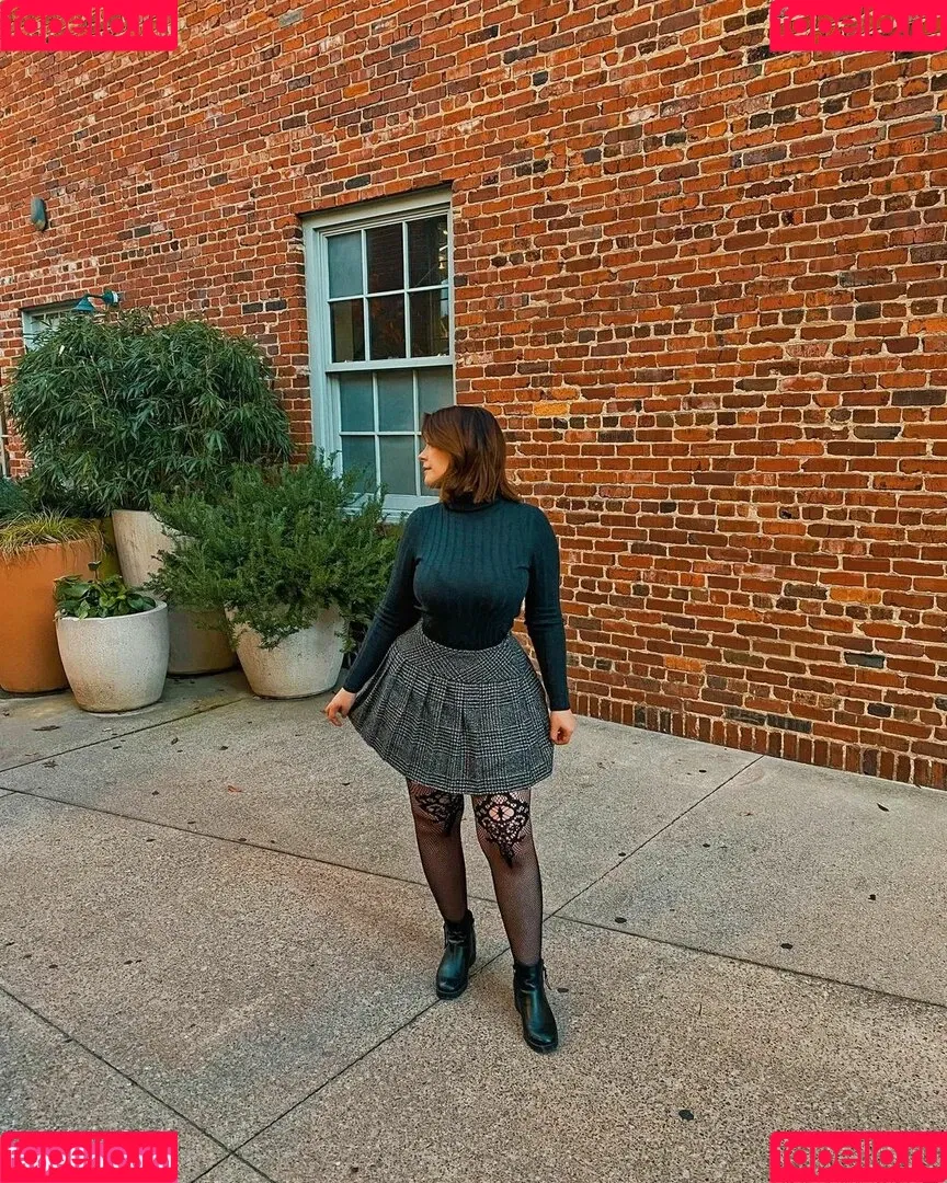 clara00ellis Onlyfans Photo Gallery 