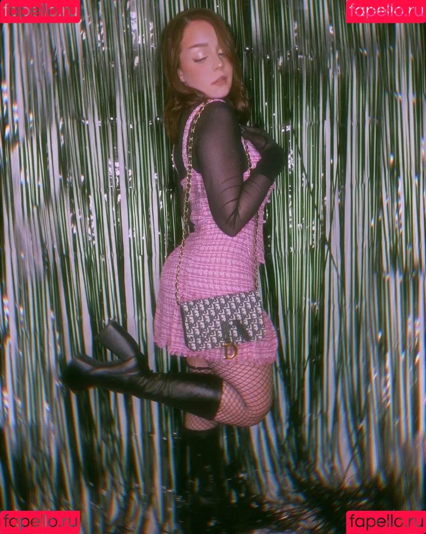 clara00ellis Onlyfans Photo Gallery 