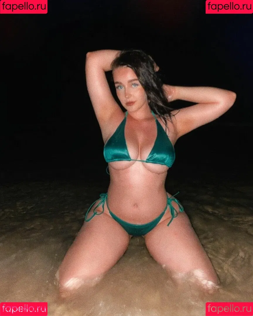 clara00ellis Onlyfans Photo Gallery 