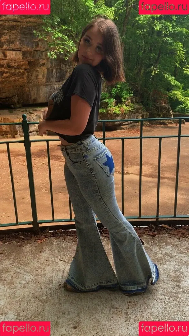 clara00ellis Onlyfans Photo Gallery 