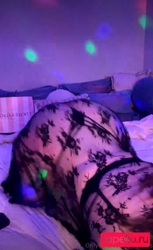 clara00ellis Onlyfans Photo Gallery 