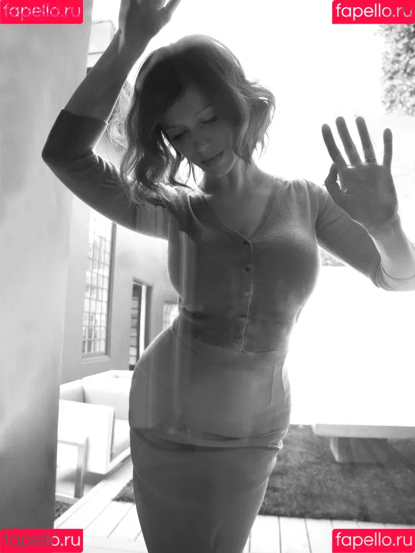 Christina Hendricks Onlyfans Photo Gallery 