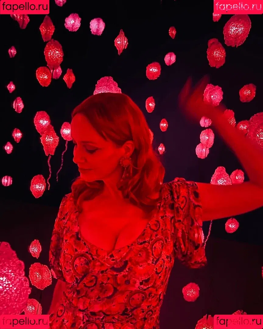 Christina Hendricks Onlyfans Photo Gallery 