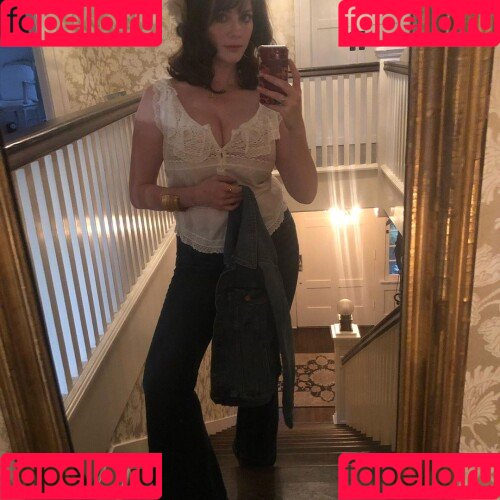 Christina Hendricks Onlyfans Photo Gallery 