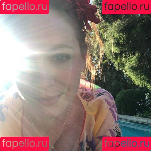 Christina Hendricks Onlyfans Photo Gallery 