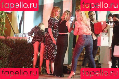 Christina Hendricks Onlyfans Photo Gallery 