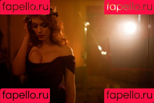 Christina Hendricks Onlyfans Photo Gallery 