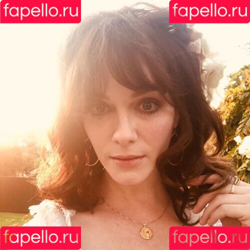 Christina Hendricks Onlyfans Photo Gallery 