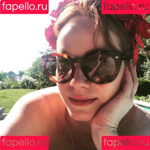 Christina Hendricks Onlyfans Photo Gallery 