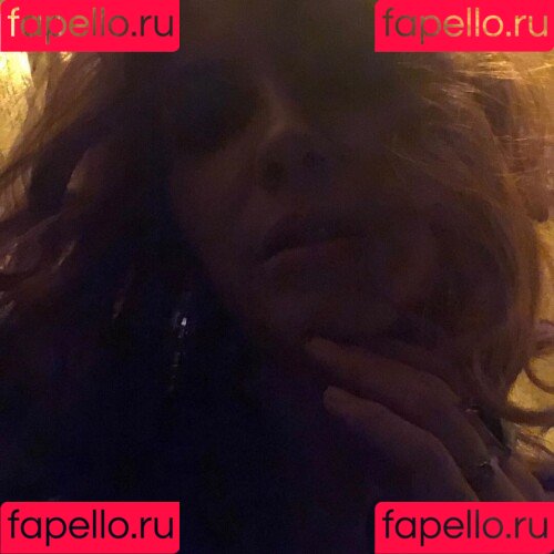 Christina Hendricks Onlyfans Photo Gallery 