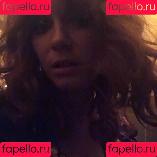 Christina Hendricks Onlyfans Photo Gallery 