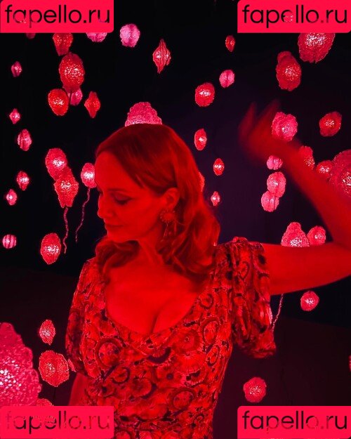 Christina Hendricks Onlyfans Photo Gallery 