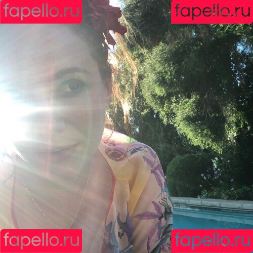 Christina Hendricks Onlyfans Photo Gallery 