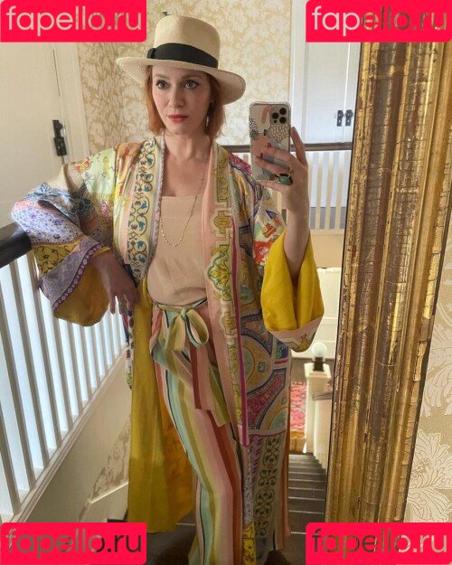 Christina Hendricks Onlyfans Photo Gallery 