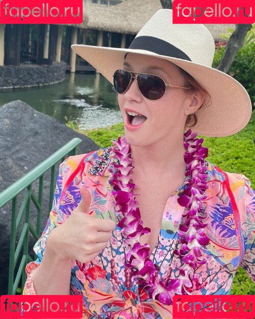 Christina Hendricks Onlyfans Photo Gallery 